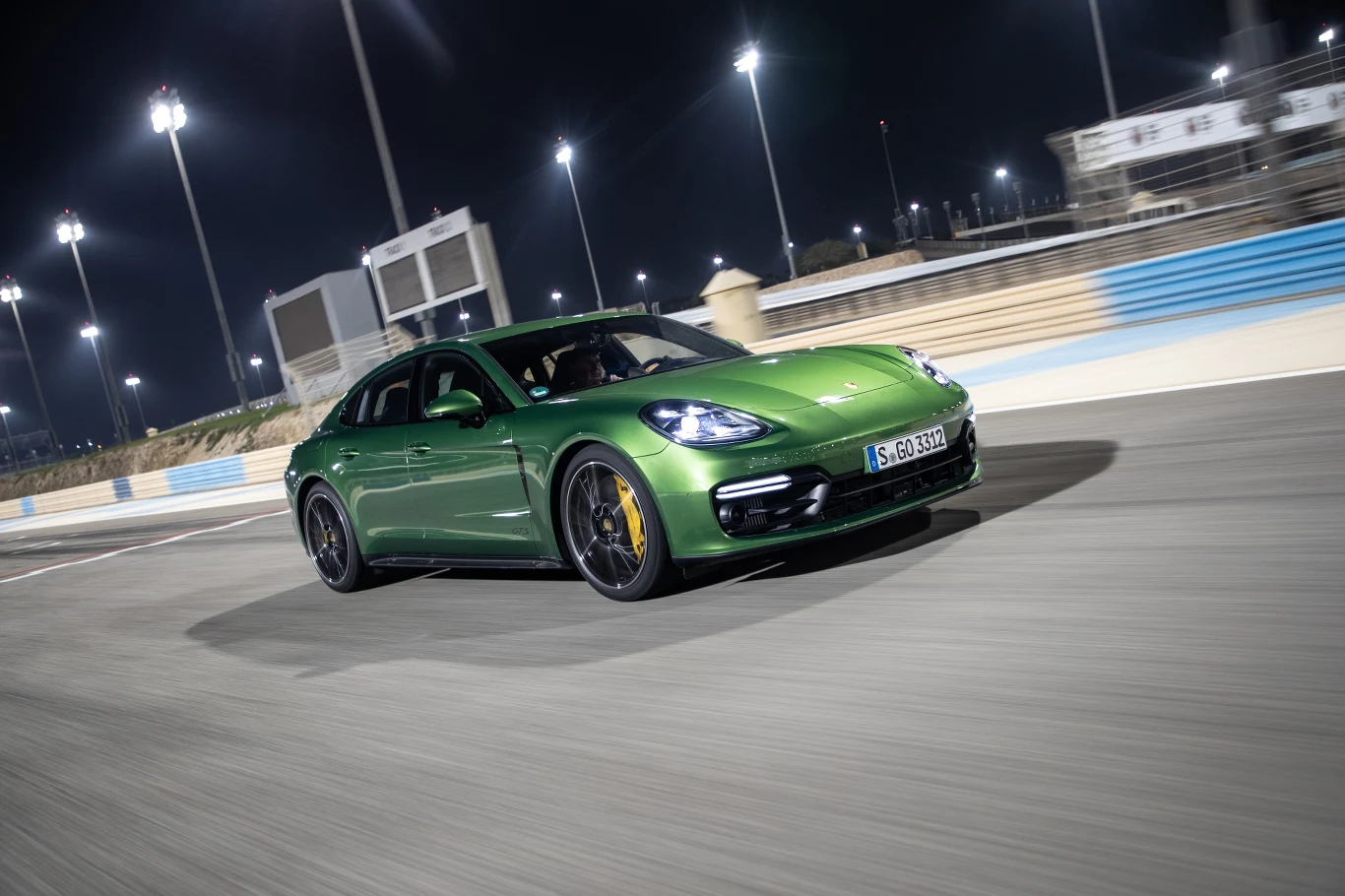 Porsche Panamera GTS i Panamera GTS Sport Turismo. Premiera w Bahrajnie