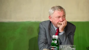 Jacek Majchrowski próbuje sobie przypomnieć pytanie do Małgorzaty Wassermann