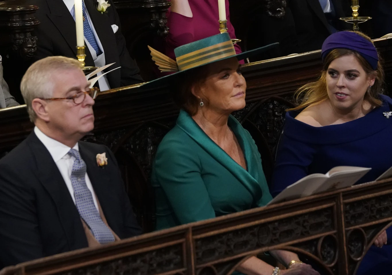 Książę Andrzej, Sarah Ferguson i Beatrycze na ślubie Eugenii Książę Andrzej, Sarah Ferguson i Beatrycze na ślubie Eugenii