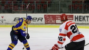 Kacper Guzik z TatrySki Podhala kontra Maciej Kruczek z Comarch Cracovii.