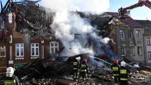 Straż pożarna na miejscu wybuchu gazu w kamienicy w Mieszkowicach