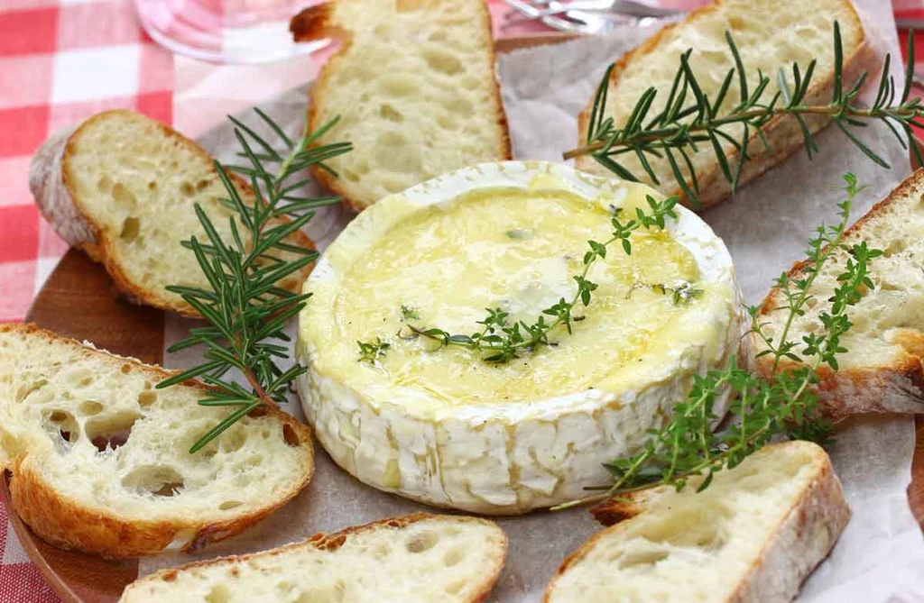 Zapiekany camembert 