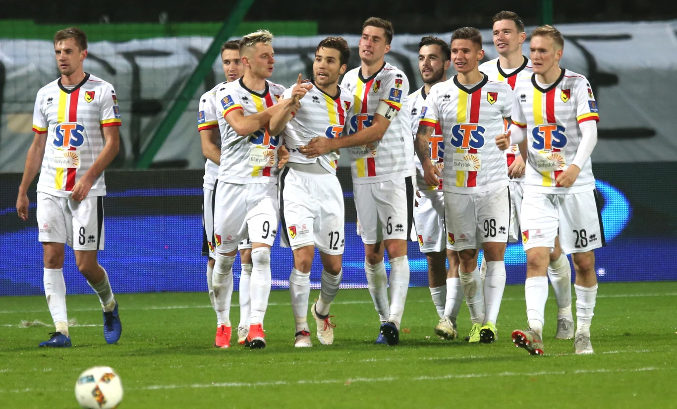 Piłkarze Jagiellonii cieszą sie po zwycięstwie z GKS-em Katowice Piłkarze Jagiellonii cieszą sie po zwycięstwie z GKS-em Katowice