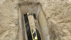 W pogrzebach osób samotnych i bezdomnych często uczestniczą tylko ksiądz i urzędnik