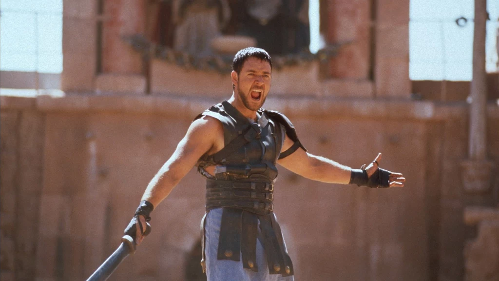 Ciekawe, czy Russell Crowe poddał się na planie typowej dla gladiatorów depilacji?