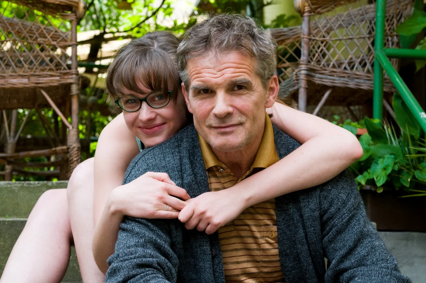 Julia Kamińska i Marek Włodarczyk na planie serialu "BrzydUla"