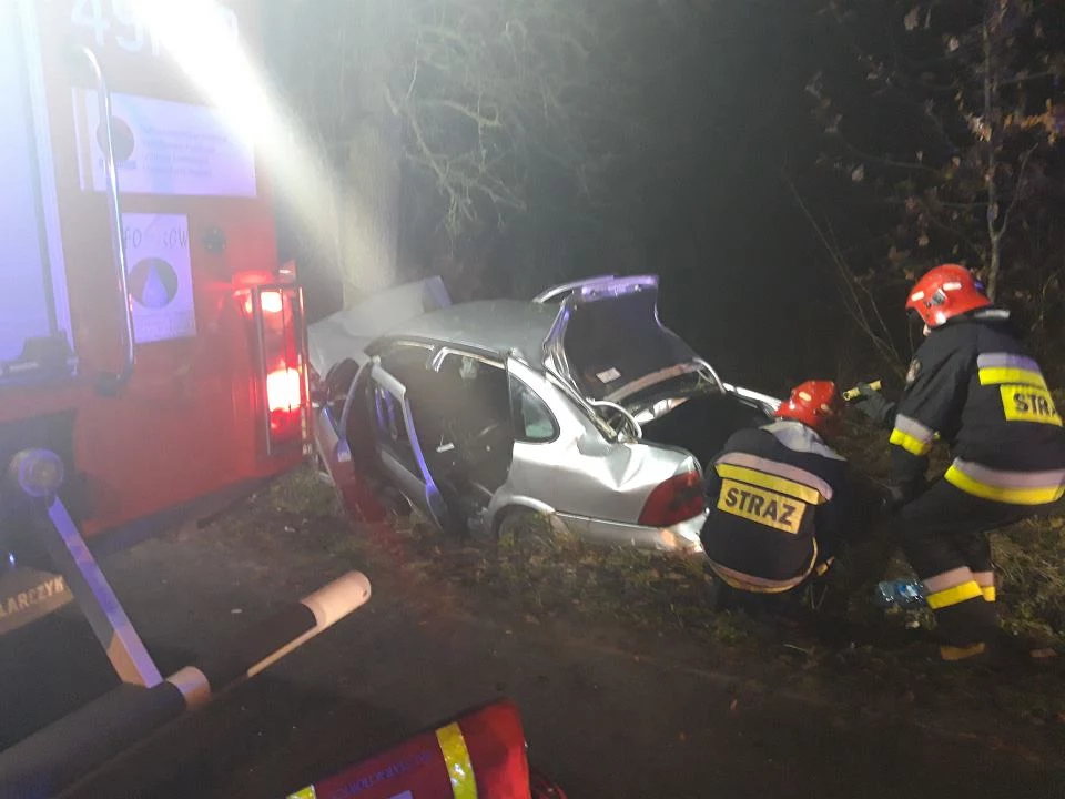 Wypadek na drodze gminnej we wsi Lipie.  Fot. KP PSP Starachowice