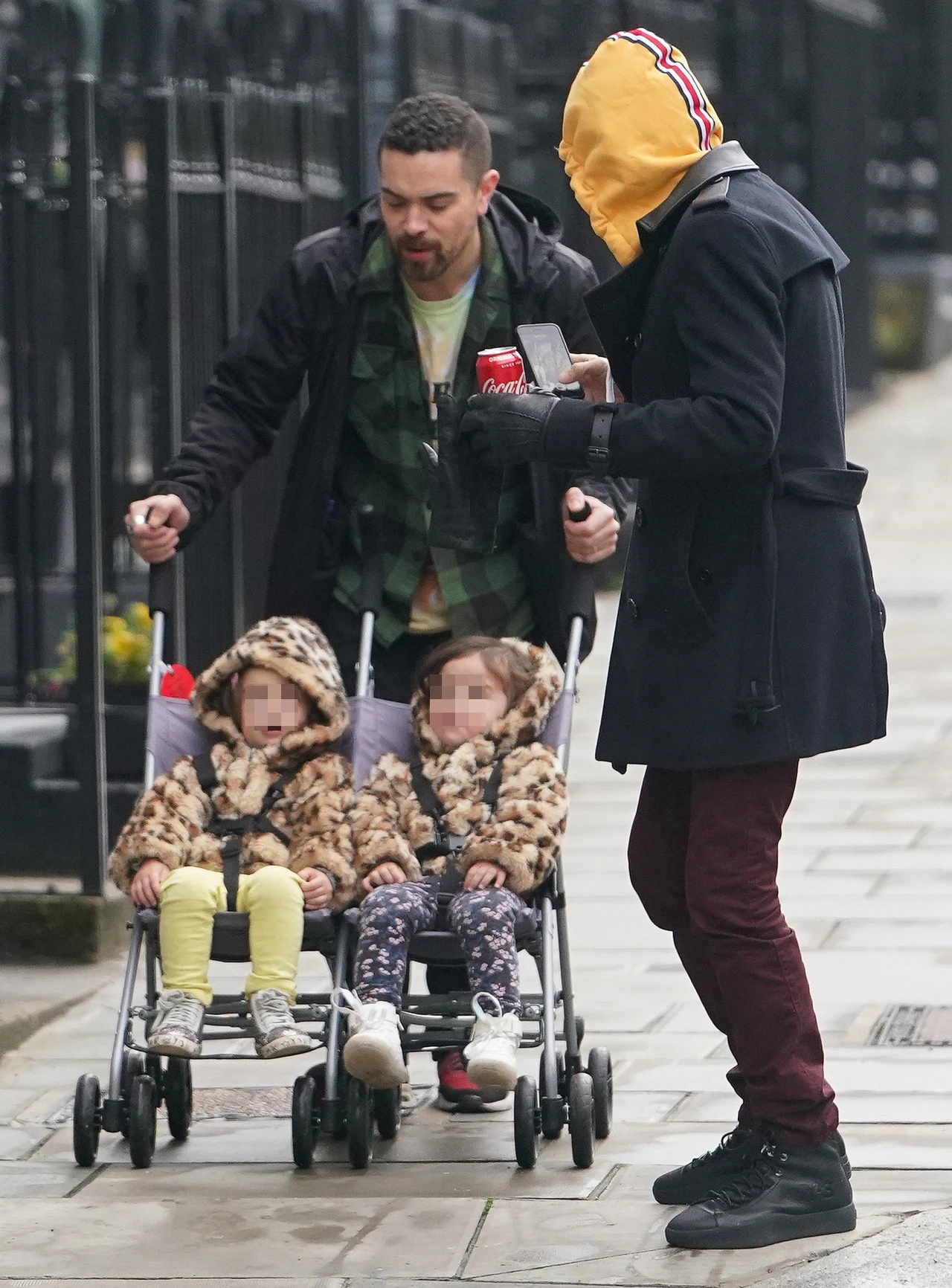 Ronnie Wood z dziećmi Ronnie Wood z dziećmi