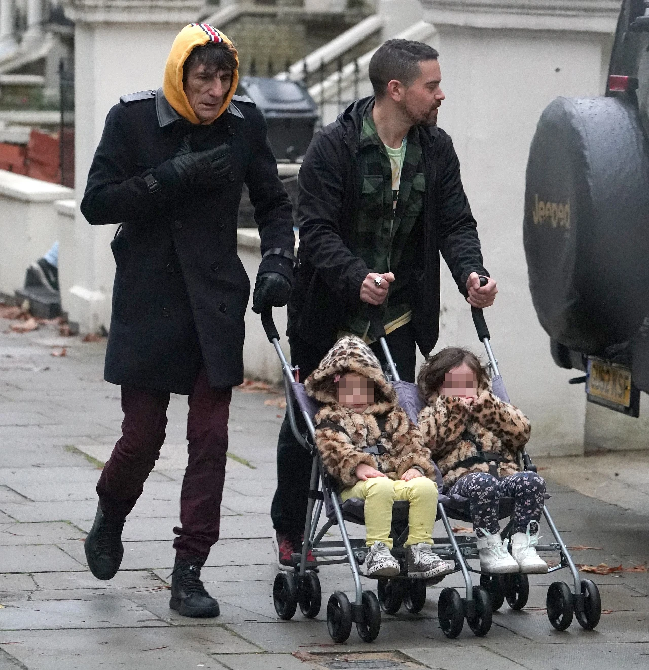 Ronnie Wood z dziećmi Ronnie Wood z dziećmi