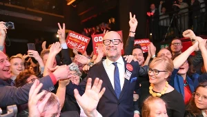 Prezydent Gdańska Paweł Adamowicz z żoną Magdaleną podczas wieczoru wyborczego