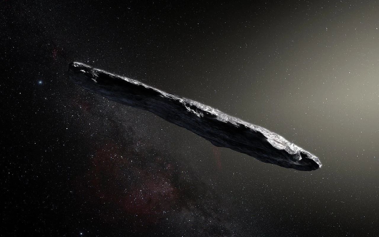 Oumuamua to jeden z nielicznych obiektów międzygwiezdnych w Układzie Słonecznym.