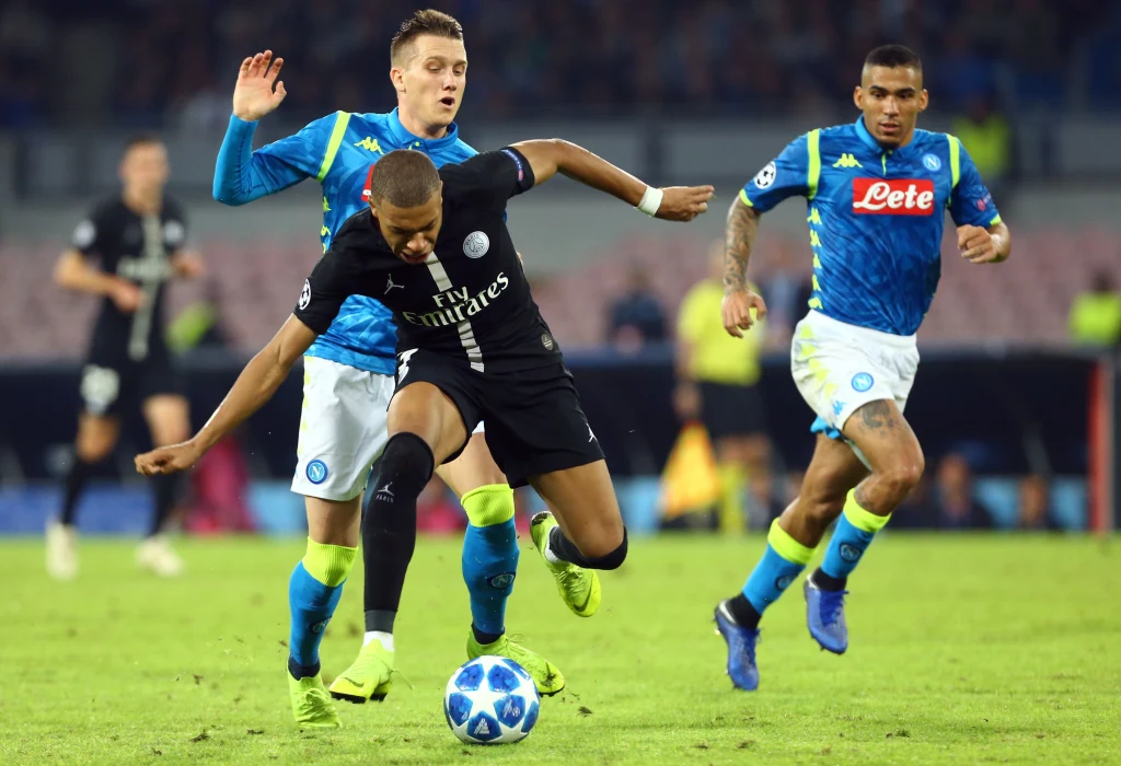 Piotr Zieliński kontra Kylian Mbappe