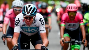 Chris Froome (drugi z lewej)