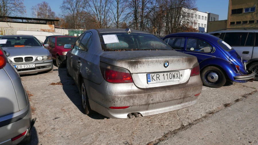 BMW serii 5 z roku 2003 wystawione na aukcji w Krakowie. Cena to 12 tys. zł / Fot: Zarząd Dróg Miasta Krakowa BMW serii 5 z roku 2003 wystawione na aukcji w Krakowie. Cena to 12 tys. zł / Fot: Zarząd Dróg Miasta Krakowa
