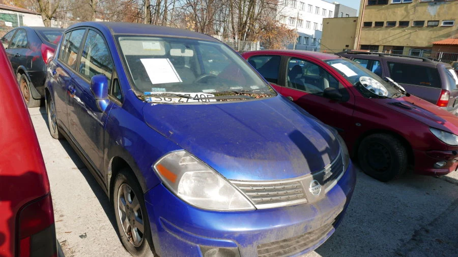 Nissan Tiida z 2008 roku. Cena 3975 zł / Fot: Zarząd Dróg Miasta Krakowa Nissan Tiida z 2008 roku. Cena 3975 zł / Fot: Zarząd Dróg Miasta Krakowa