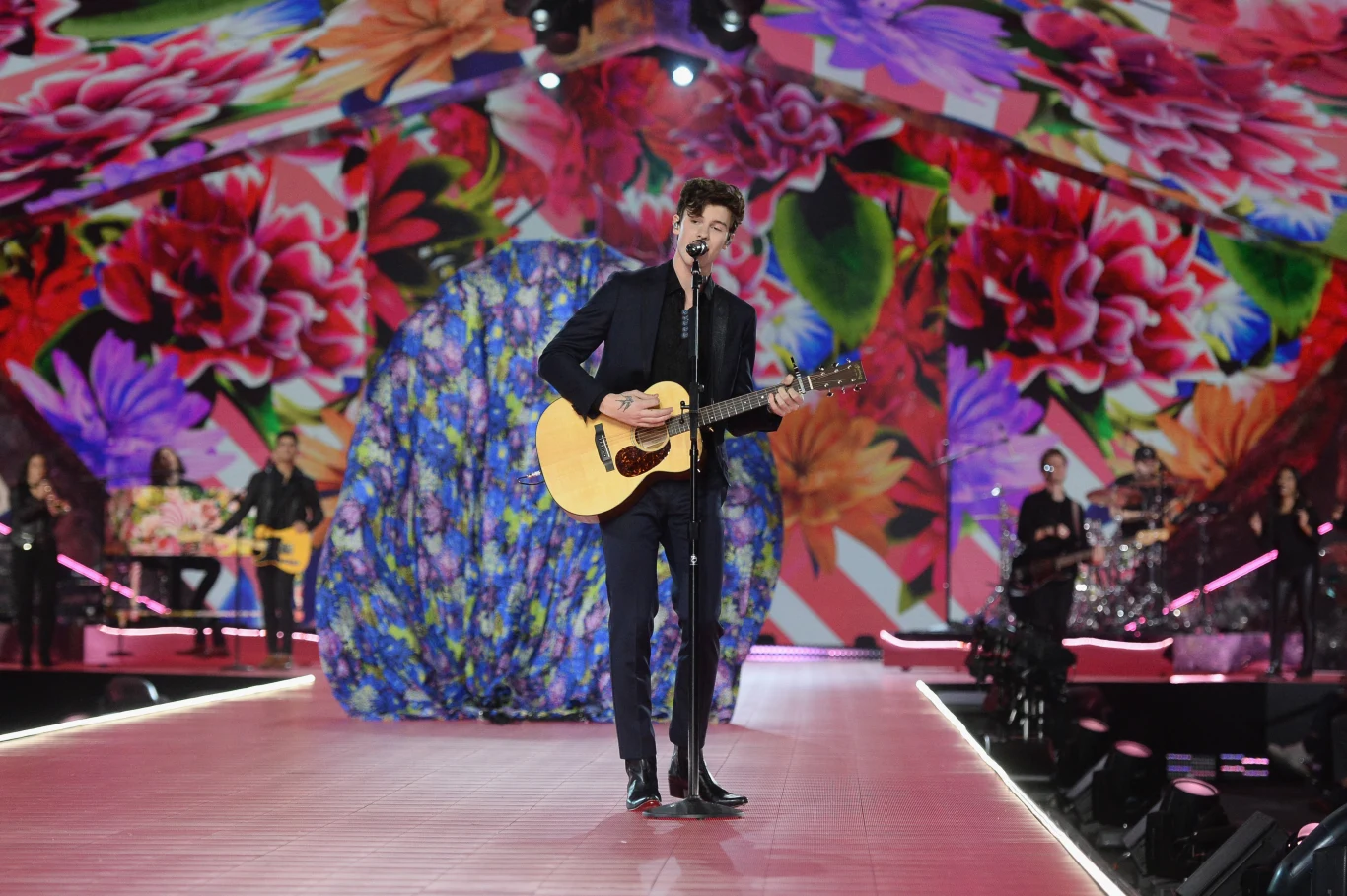 Sean Mendes na pokazie Victoria's Secret 2018