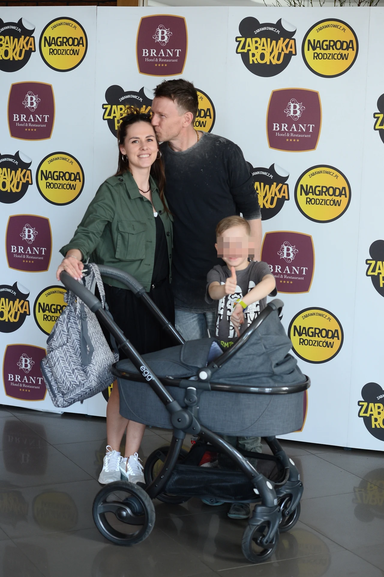 Błach z ukochaną i dziećmi Błach z ukochaną i dziećmi