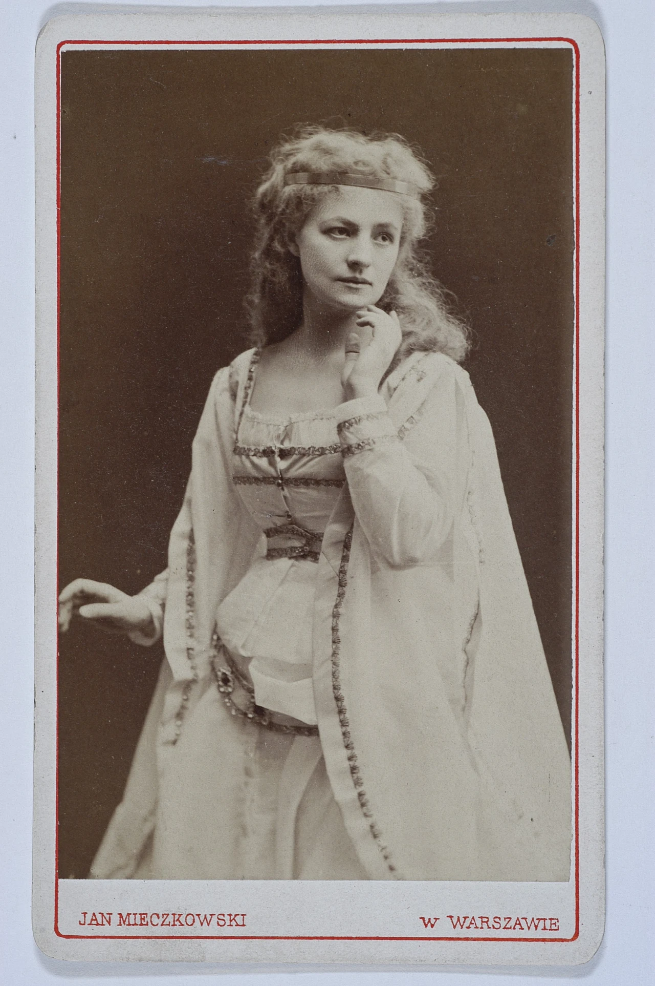 Helena Modrzejewska w roli Jolanty w "Córce hr. Renée" Henrika Hertza, Teatr Letni w Warszawie, czerwiec 1873 r. Helena Modrzejewska w roli Jolanty w "Córce hr. Renée" Henrika Hertza, Teatr Letni w Warszawie, czerwiec 1873 r.