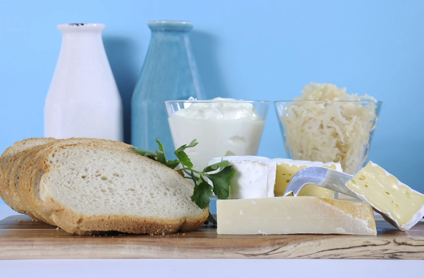 Naturalne probiotyki znajdziesz w kiszonej kapuście, kefirze i jogurcie Naturalne probiotyki znajdziesz w kiszonej kapuście, kefirze i jogurcie