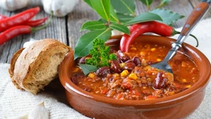 Chili con carne z papryką i kolendrą