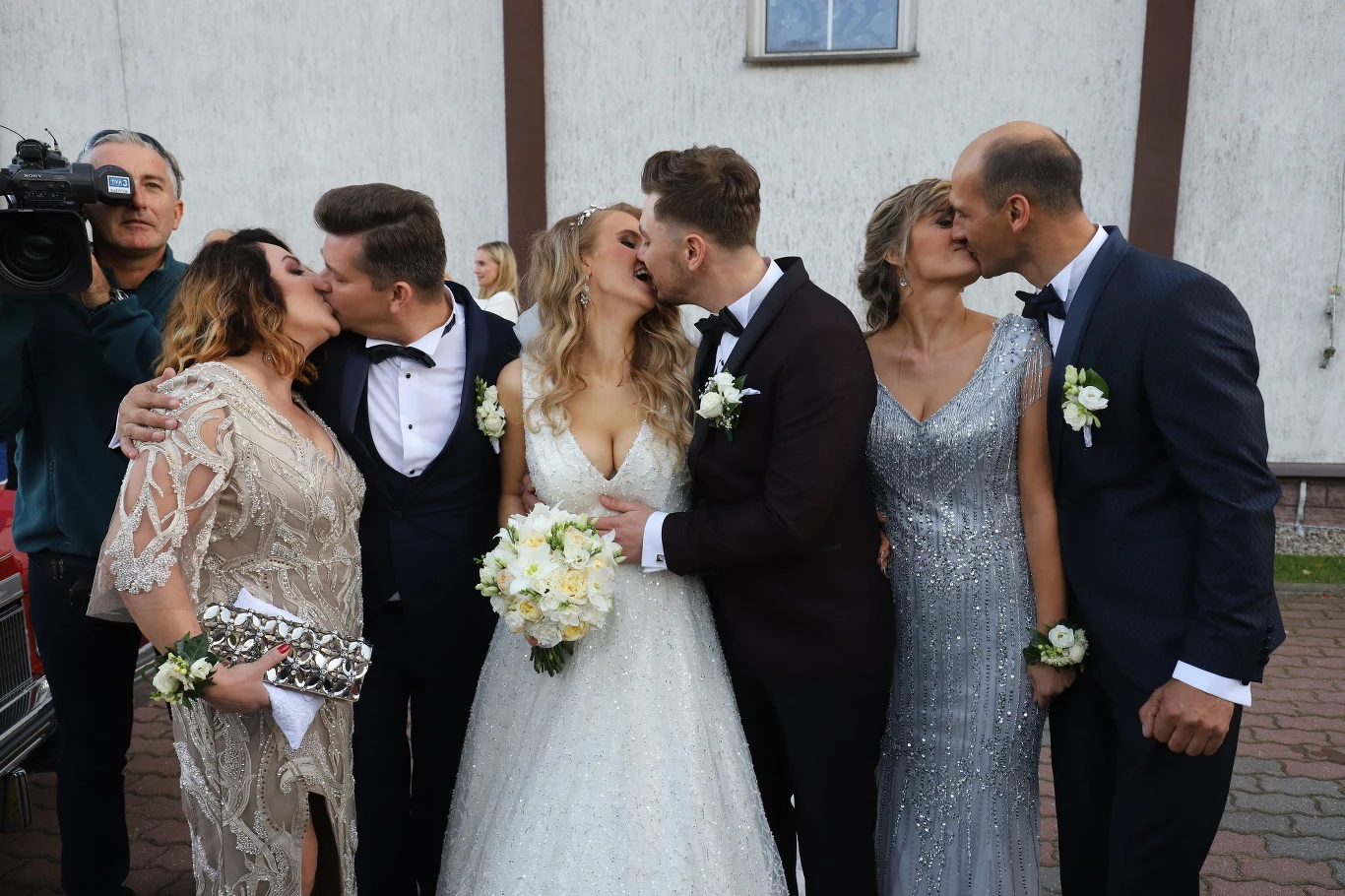 Daniel Martyniuk z żoną Eweliną (w środku) Daniel Martyniuk z żoną Eweliną (w środku)