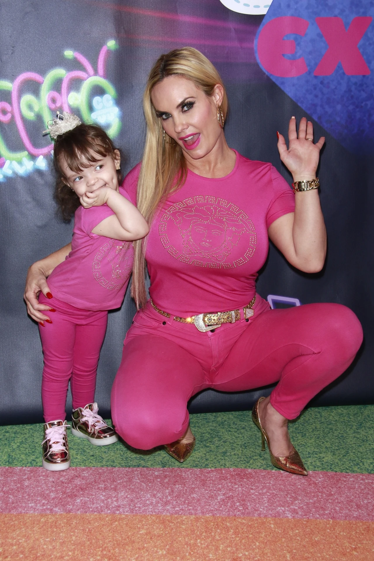 Chanel Nicole chyba spodobało się pozowanie