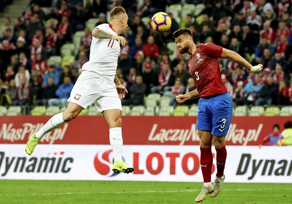 Kamil Grosicki (L) i Ondrzej Czelustka (P) z Czech Kamil Grosicki (L) i Ondrzej Czelustka (P) z Czech
