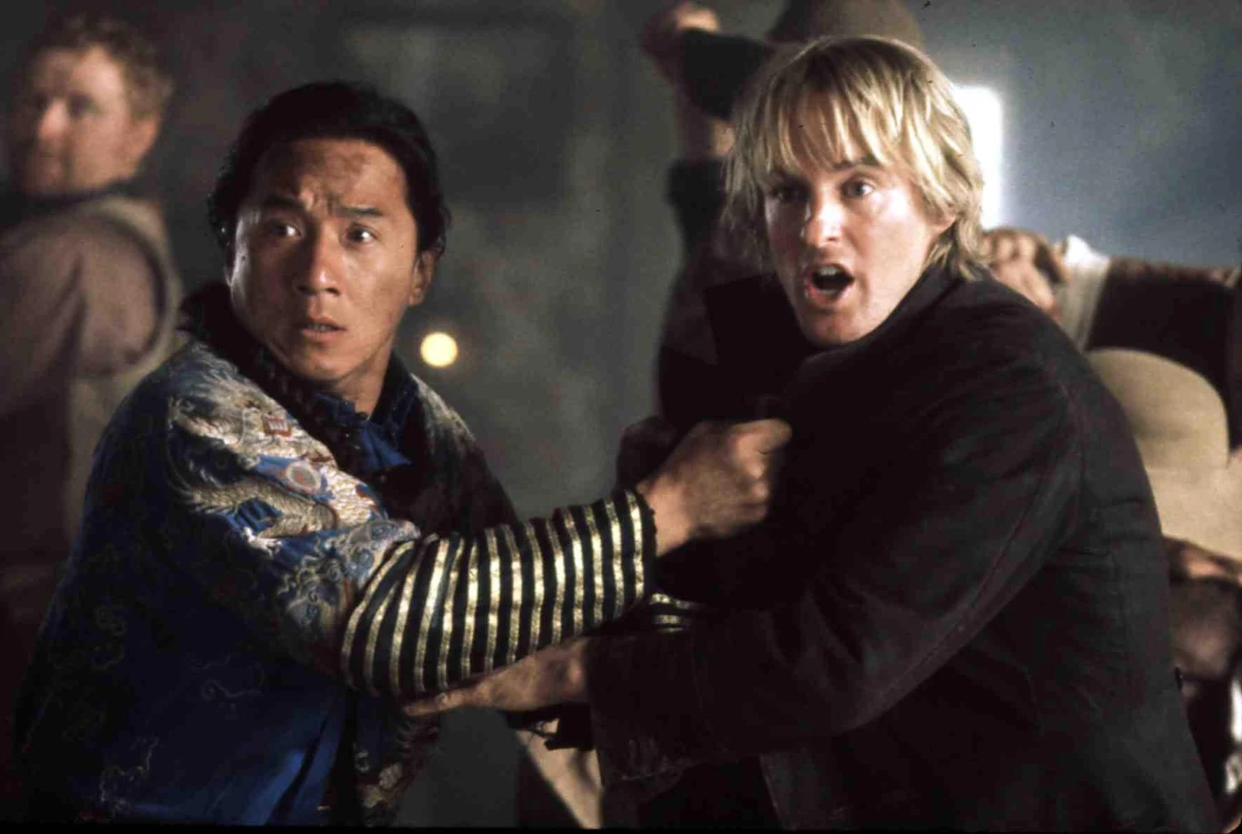 W komedii "Kowboj z Szanghaju" Wilson stworzył ekranowy duet z Jackiem Chanem.

- "Kowboj z Szanghaju" to według mnie klasyczny film "kumpelski". Początkowo Jackie i ja chcemy się pozabijać, szybko jednak zawiązuje się między nami nić przyjaźni. Wschód zderza się z Zachodem, co owocuje wieloma sytuacjami komediowymi - ocenił aktor.