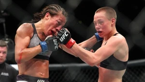 Joanna Jędrzejczyk (z lewej) w walce z Rose Namajunas