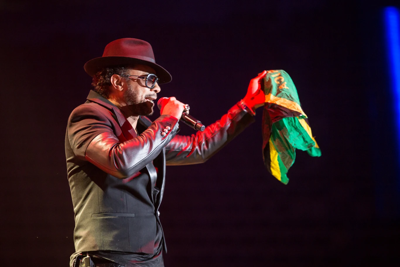 Zobacz zdjęcia z koncertu Stinga i Shaggy'ego z koncertu w Atlas Arenie w Łodzi. Muzycy promują wspólną płytę "44/876"