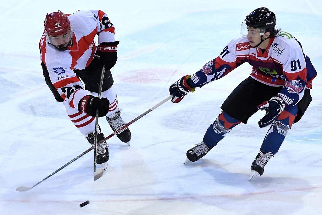 Daniił Oriechin (z prawej) w meczu z Cracovią Daniił Oriechin (z prawej) w meczu z Cracovią