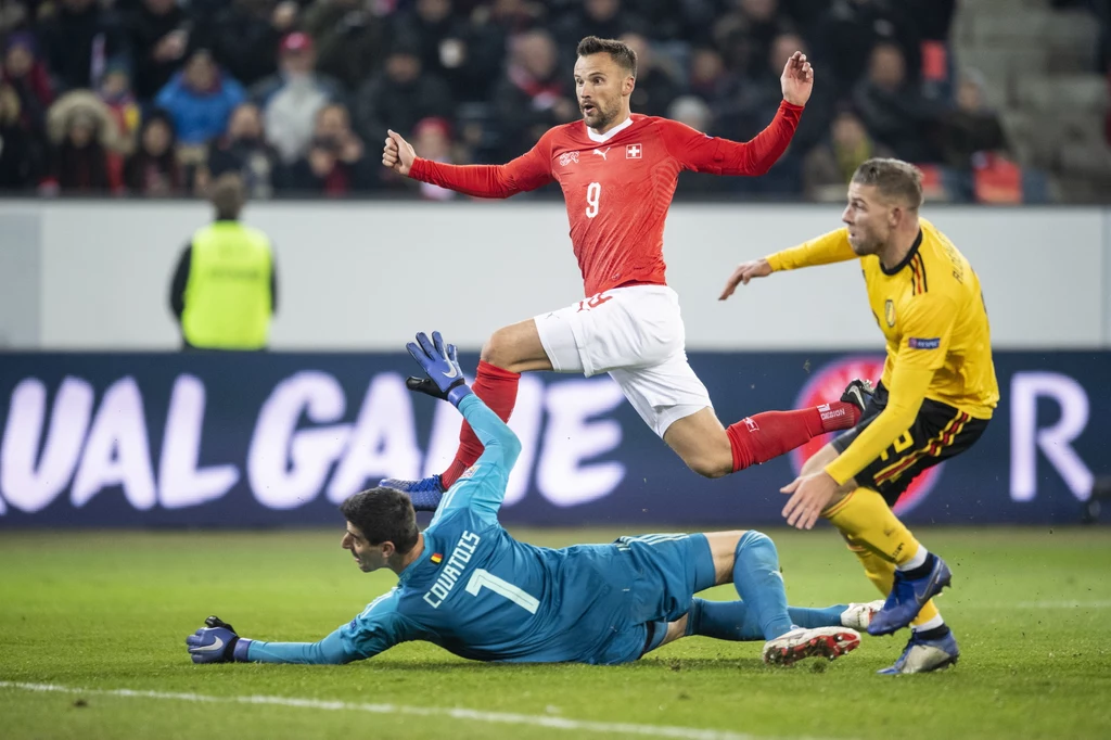 Haris Seferovic w meczu z Belgią Haris Seferovic w meczu z Belgią