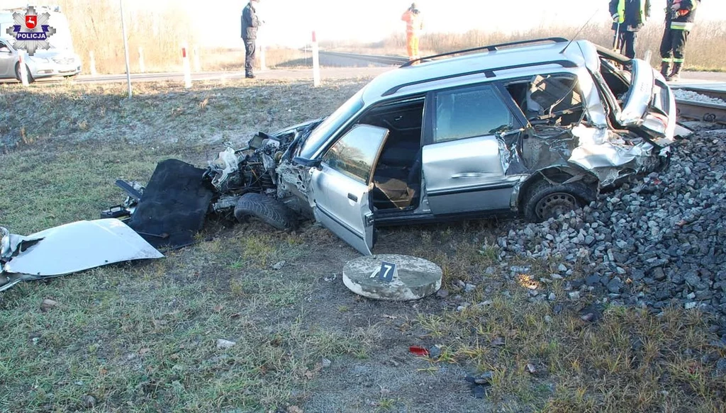 Z tego audi bez szwanku wyszły dwie osoby