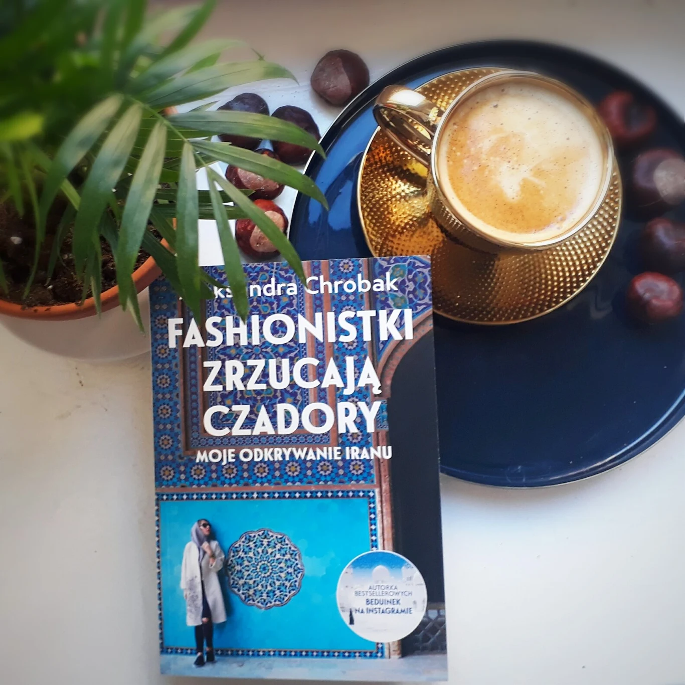 Aleksandra Chrobak "Fashionistki zrzucają czadory" Aleksandra Chrobak "Fashionistki zrzucają czadory"