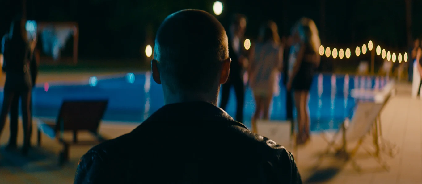 Reżyserem filmu jest Michał Otłowski - twórca nagrodzonego na festiwalu filmowym w Gdyni "Jezioraka" oraz serialu "Diagnoza". Współpracuje z nim Daniel Markowicz, reżyser reklamowy i supervisor efektów specjalnych w wielu hollywoodzkich i polskich produkcjach.