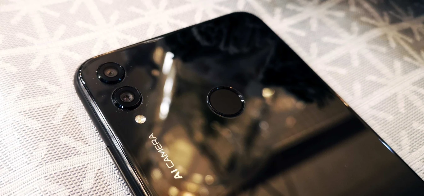 Honor 8X - czytnik linii papilarnych działa bardzo dobrze Honor 8X - czytnik linii papilarnych działa bardzo dobrze