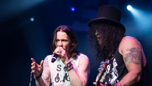 Myles Kennedy i Slash na jednej scenie