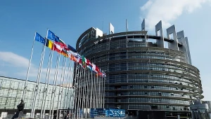 E odpowiada na decyzję Trumpa ws. nałożenia ceł