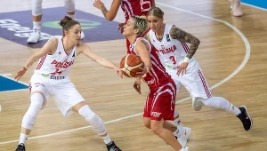 Karolina Poboży (pierwsza z lewej)