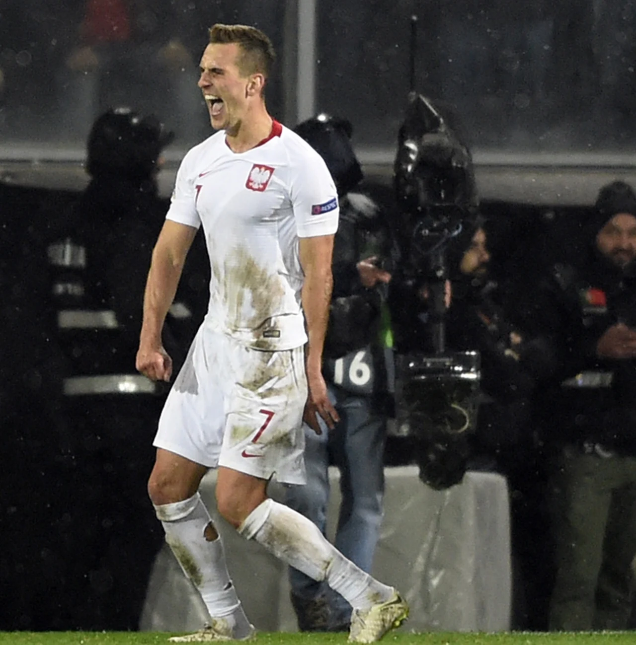 Arkadiusz Milik po strzeleniu bramki na 1-1 w meczu z Portugalią. Arkadiusz Milik po strzeleniu bramki na 1-1 w meczu z Portugalią.