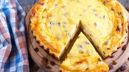 ​Ekspresowy sernik z serka wiejskiego. Prosty, tani i pełen białka