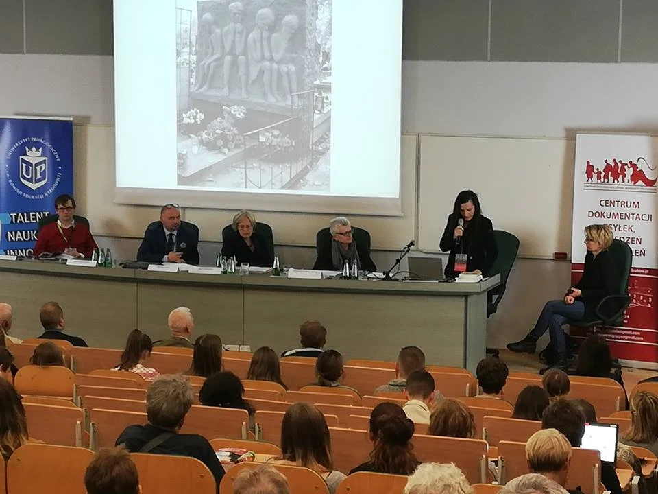 Dr Beata Kozaczyńska podczas konferencji w Krakowie Dr Beata Kozaczyńska podczas konferencji w Krakowie