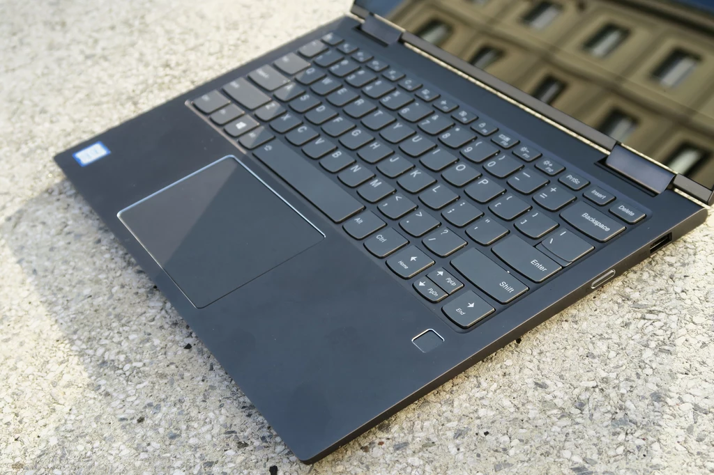 Lenovo Yoga 730