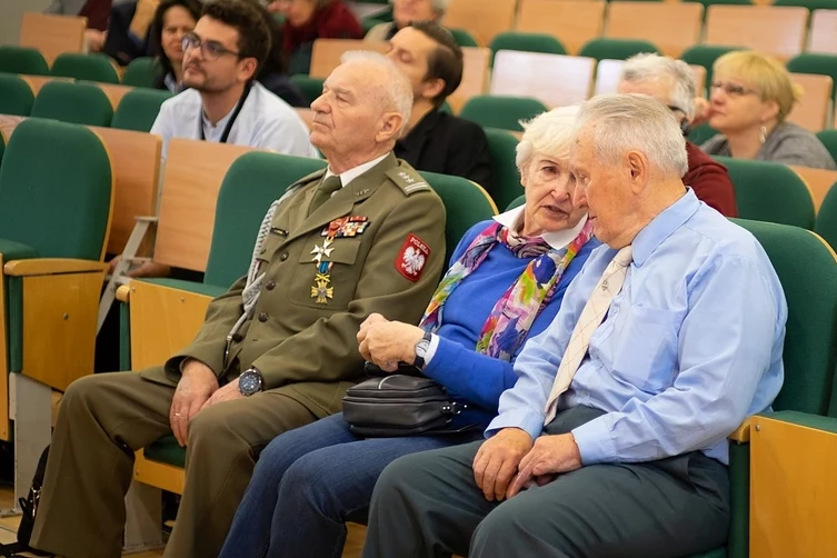 Świadkowie historii (od lewej): Józef Sowa, Barbara Paciorkiewicz, Janusz Bukorzycki Świadkowie historii (od lewej): Józef Sowa, Barbara Paciorkiewicz, Janusz Bukorzycki