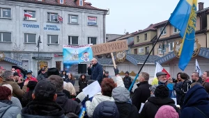 Protest przeciwko radnemu do sejmiku woj. śląskiego Wojciechowi Kałuży