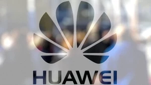 Huawei też chce mieć smartfona z dziurą w ekranie