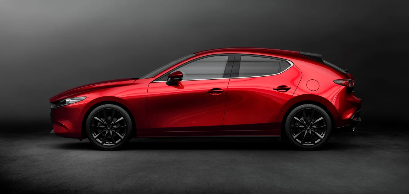 Nowa mazda 3 na zdjęciach