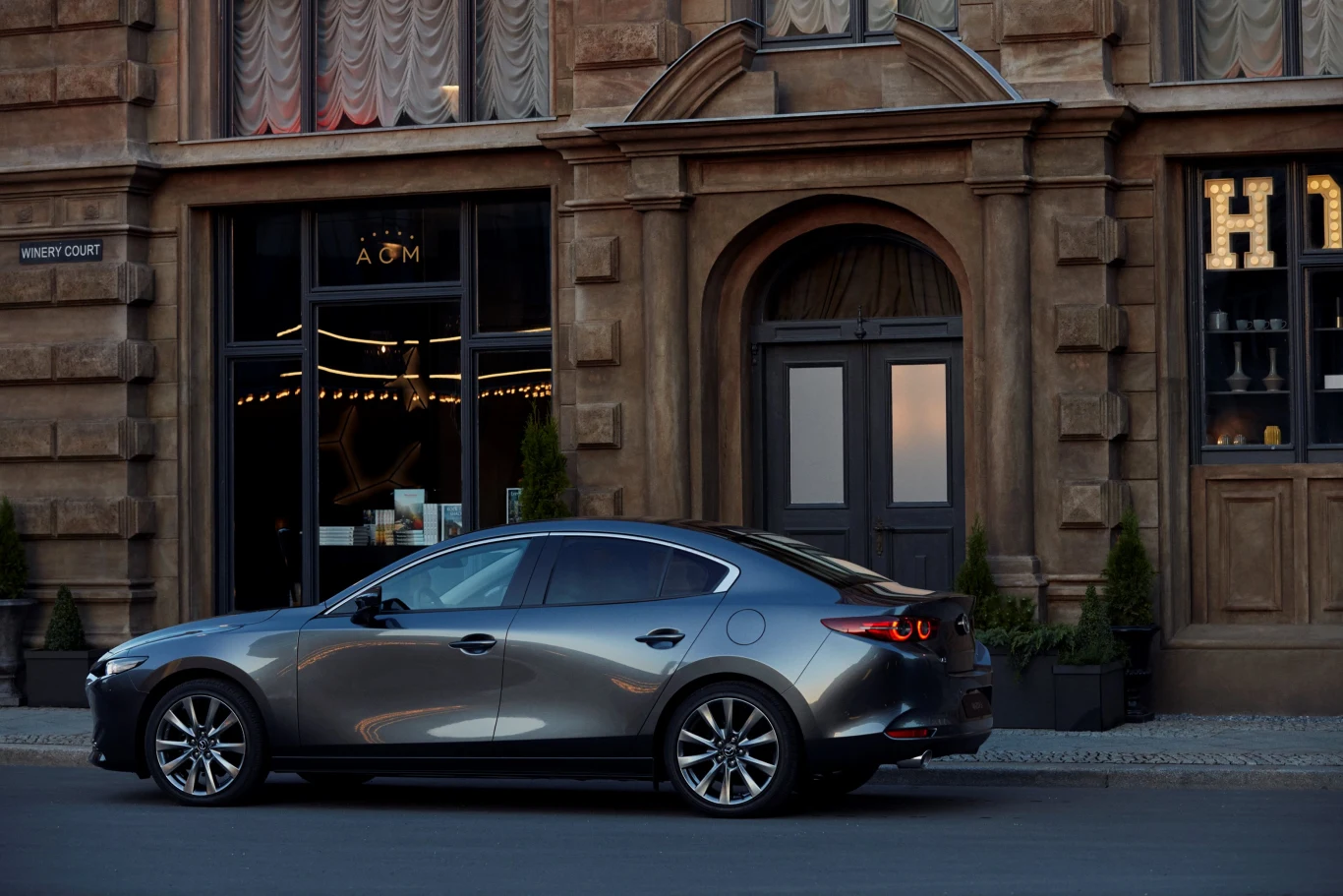 Nowa mazda 3 na zdjęciach