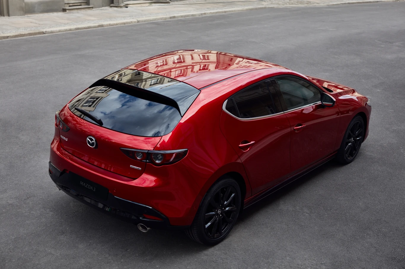 Nowa mazda 3 na zdjęciach