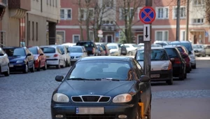 Czy należy ci się mandat za parkowanie po lewej stronie?